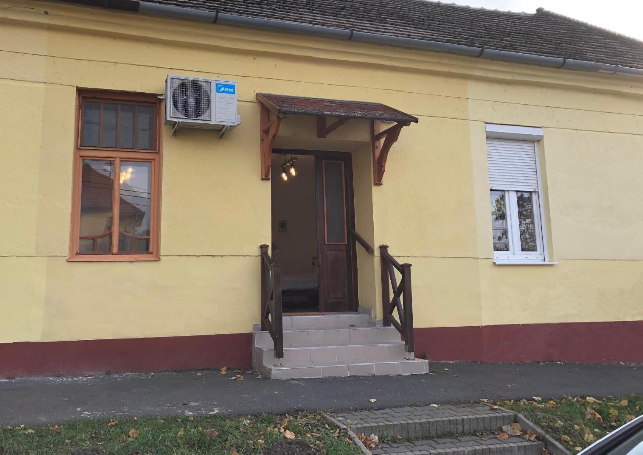 Il-Lak Apartment Поннонголма Екстер'єр фото